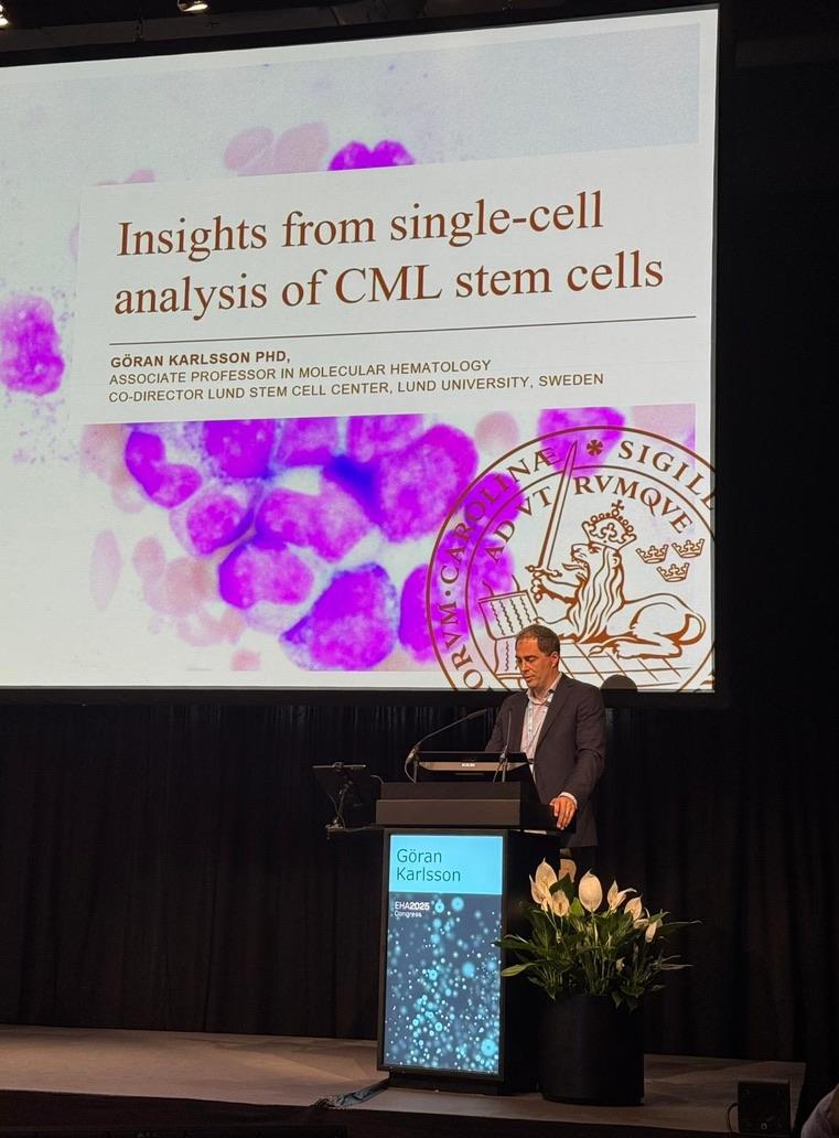 Göran Karlsson, forskare och universitetslektor vid avdelningen för molekylär hematologi, vid Lunds Universitet föreläser på kongressen EHA 2025